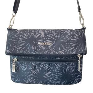 Baggallini Onyx Floral Flip Zip Crossbody Bag